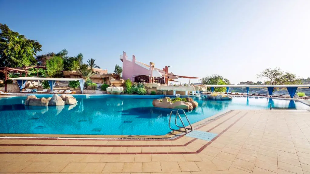 الفندق بيراميزا ايزيس ايلاند ريزورت - أسوان